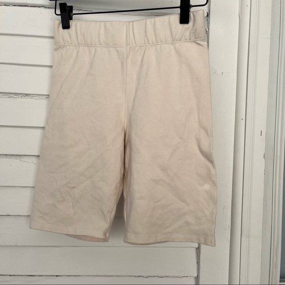 Good American ESSENTIAL BIKE SHORT bone001 | size 2 - Picture 2 of 5
